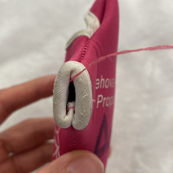 Shirt-shaped mini pouch accessory - Picture 7 of 12